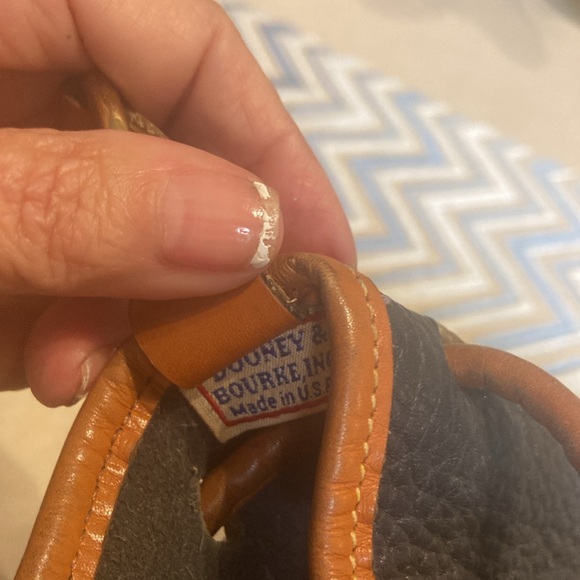 Dooney & Bourke 80's Vintage black leather bag - Picture 4 of 5